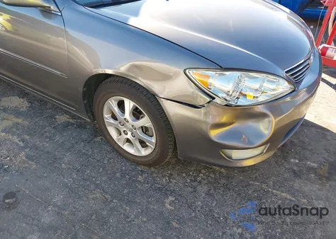 2005 Toyota Camry Xle V6 z USA, uszkodzony, nr VIN 4T1BF32K65U605885